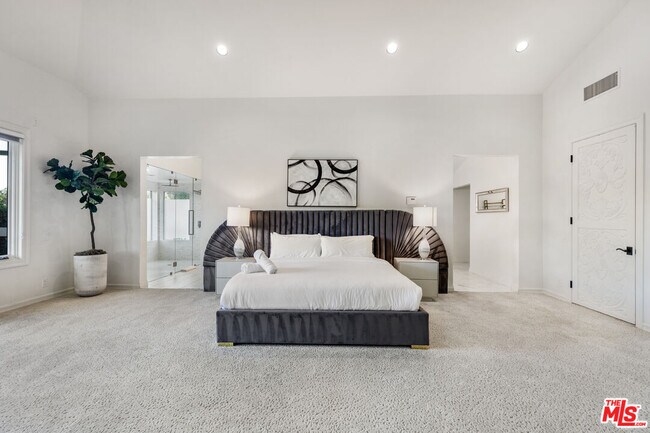 Building Photo - 11037 Anzio Rd