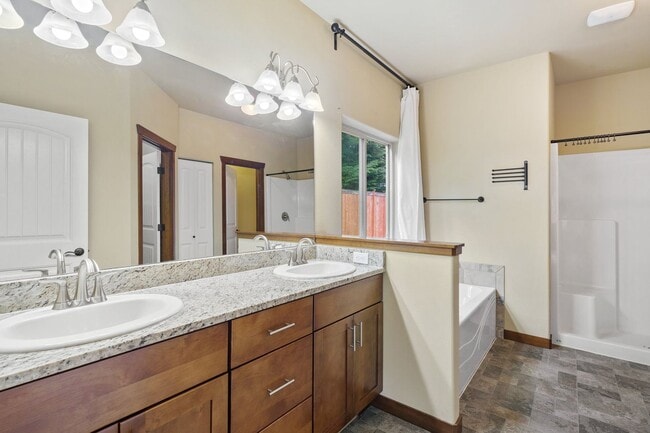 Building Photo - Charming Single-Story Home in Poulsbo