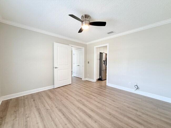 Building Photo - 5511 La Moya Ave