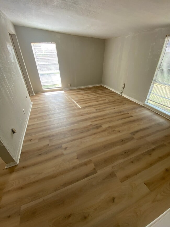 Building Photo - 2942 Heritage Colony Dr