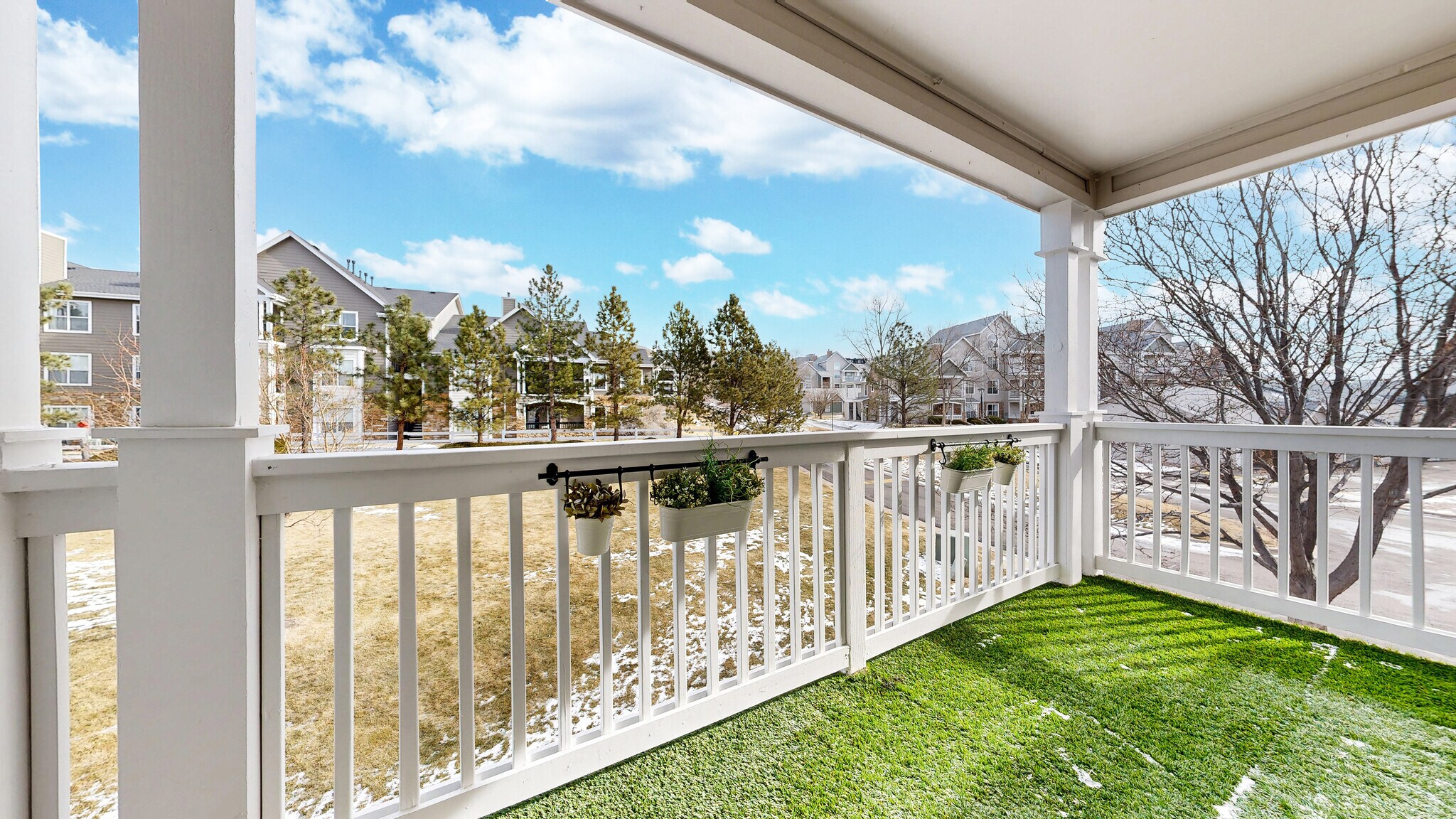 Patio overlooking greenbelt area - 6021 Castlegate Dr W