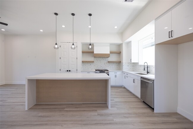 Building Photo - 4106 Alice St