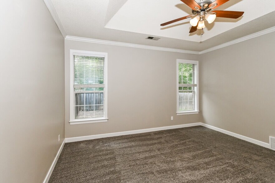Building Photo - 8120 Woodson Dr
