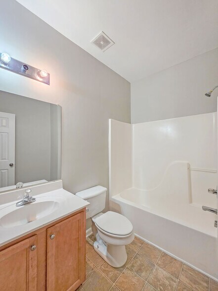 Building Photo - 2114 Tidal Cv