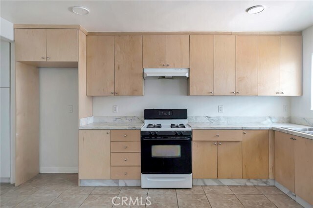 Building Photo - 6735 Elmer Ave