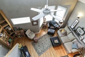 Living room #3 - 3636 N Hermitage Ave