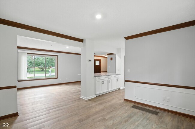 Building Photo - 781 Dayton Dr