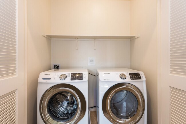 Building Photo - Village at Los Carneros 3 bed/ 2 bath Condo with 2-car garage and AC!