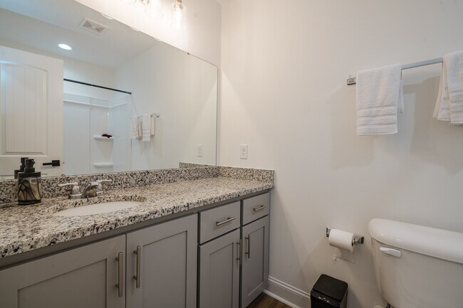 Building Photo - 158 Legacy Ln