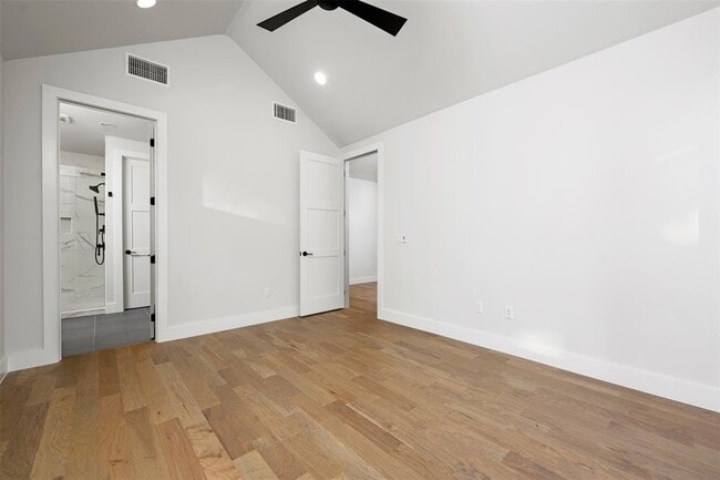 Building Photo - 407 El Paso St