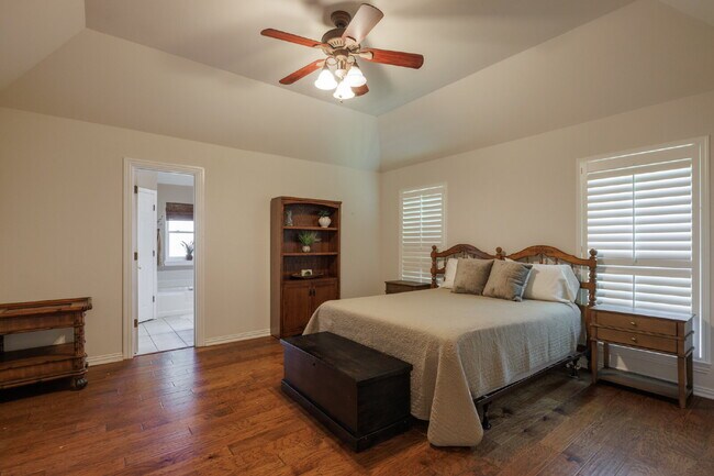 Building Photo - Furnished and For Lease