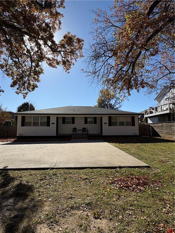 Building Photo - 810 E Central Ave