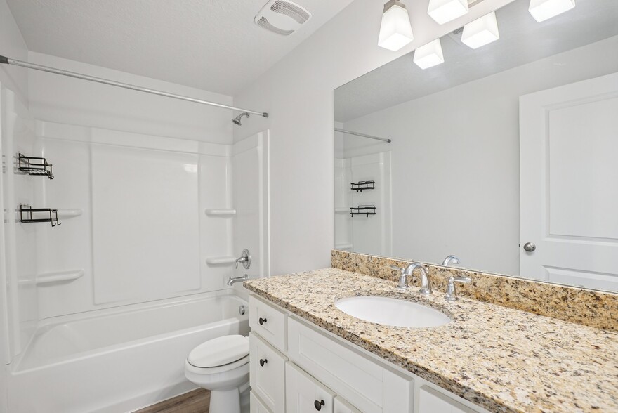 Upstairs bathroom - 3013 South Red Pine Drive