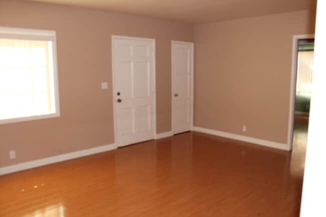 Building Photo - ( ( ( CUTE 4 BEDROOM 2 BATH ONE STORY HOUS...