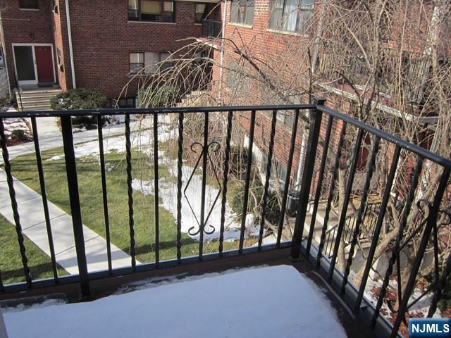 Building Photo - 309B Grand 309B