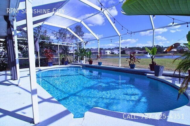Building Photo - 11129 Creek Haven Dr