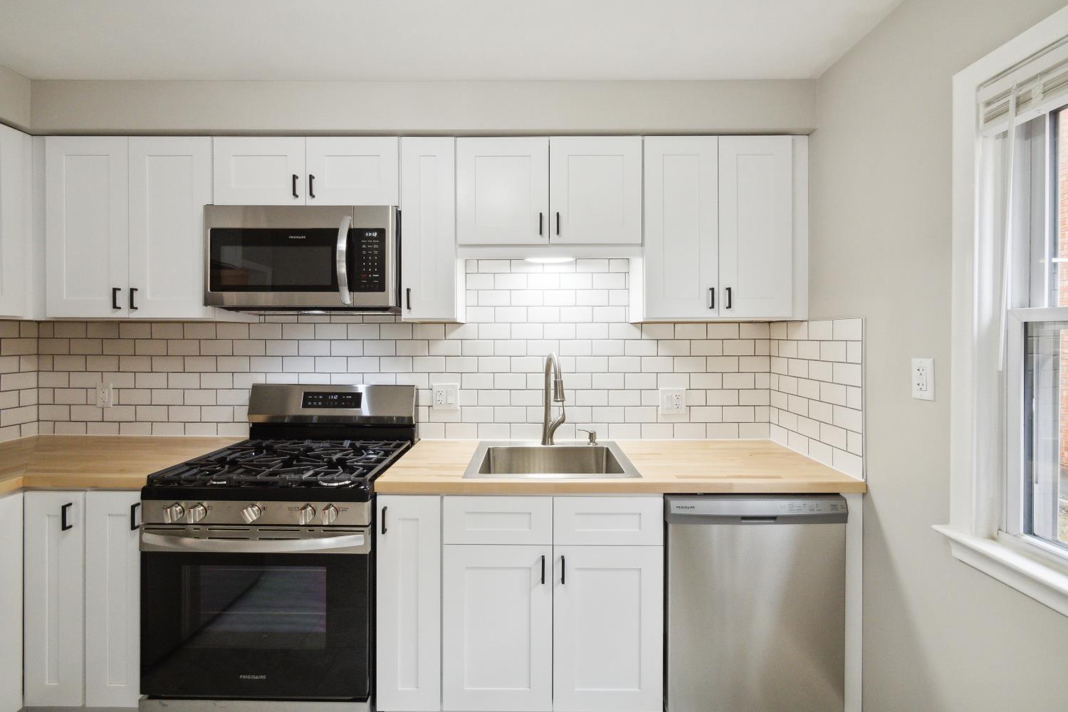 Building Photo - 206 Catalpa Dr