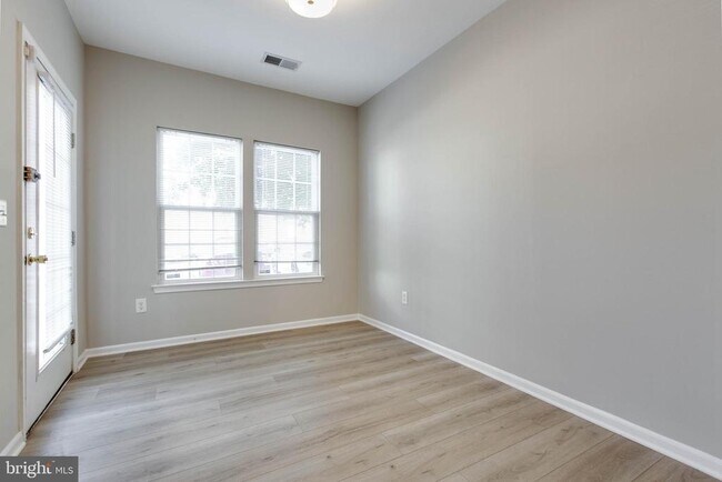 Building Photo - 7557 Stoney Run Dr