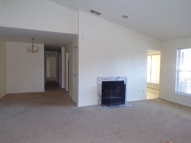 Building Photo - ** APP accepted AS OF 04.13** Bowie - 2 be...