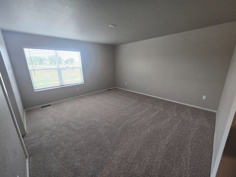Building Photo - 4825 Autumn Leaf Dr