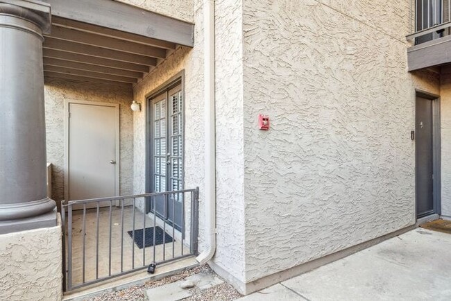 Building Photo - 5995 N 78th St