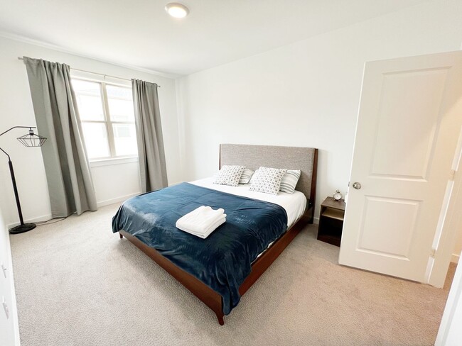 Building Photo - VIEW NOW - COMING SOON -Modern 3-Bedroom Townhome with Open Layout, Trails & Plano ISD 600 Collie...