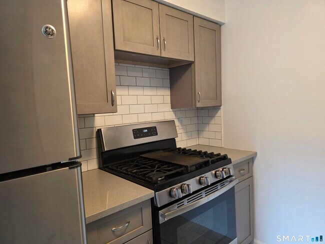 Building Photo - 45 Towne House Rd