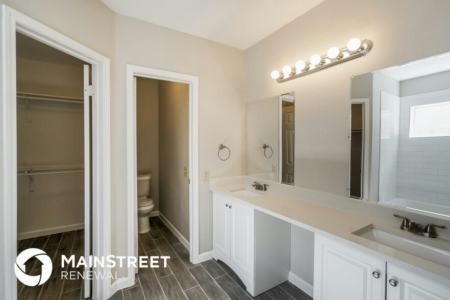 Building Photo - 8643 Silent Oaks