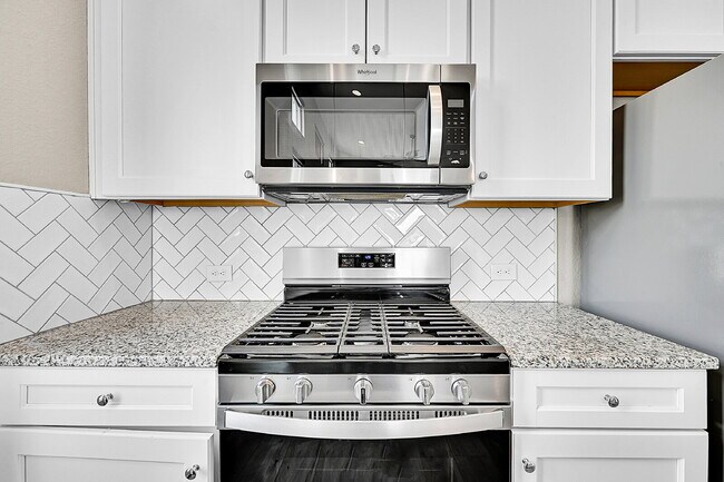Building Photo - $2,095.95 2 Beds | 2 Bath, Single Family Home in Colorado Springs with Deck / Balcony!