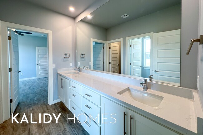 Building Photo - 213 Olde Ml Ct