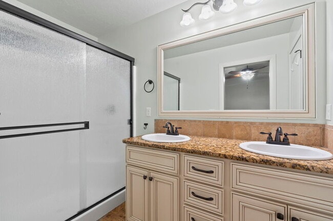 Building Photo - 5070 W Torana Dr