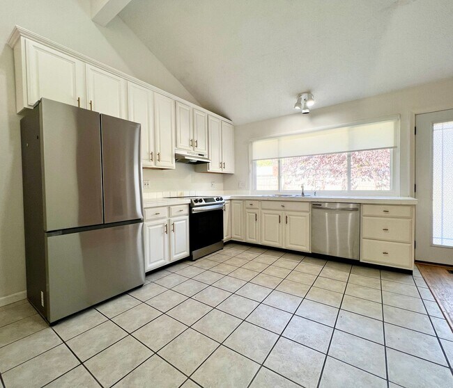 Building Photo - 1515 Mautenne Dr