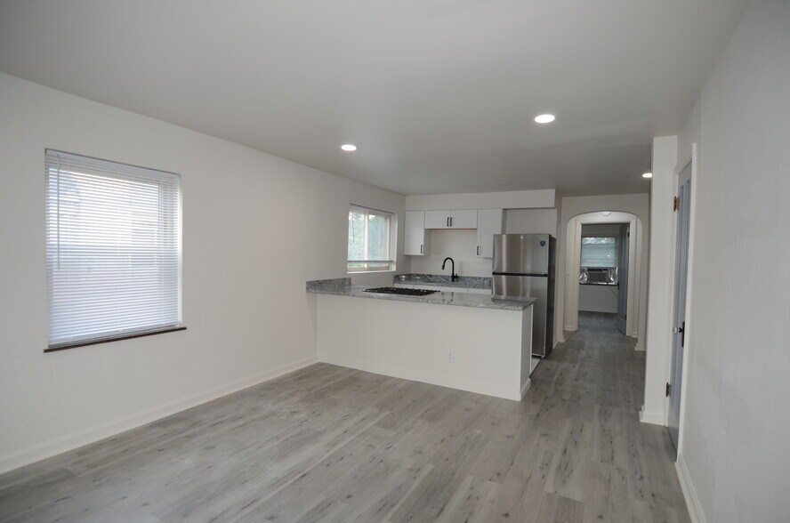 Building Photo - 2537 Williams Ave