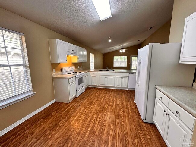 Building Photo - 4856 Genevive Ct