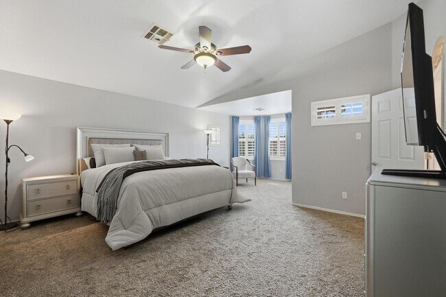 Building Photo - 6843 S 26th St