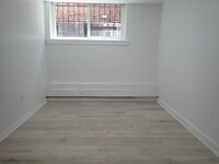 Building Photo - 663 E 94th St