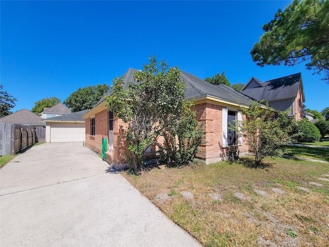 Building Photo - 6606 Brittany Park Ln