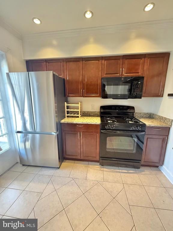 Building Photo - 718 Oronoco St