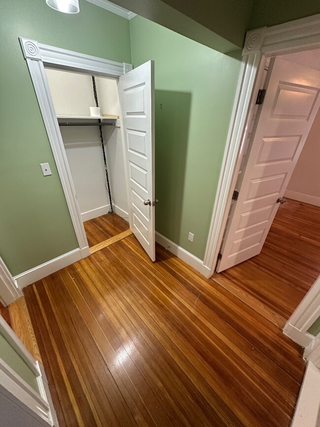 Building Photo - 151 Edinboro St