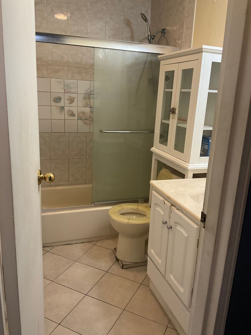 Building Photo - 1548 Islip Ave