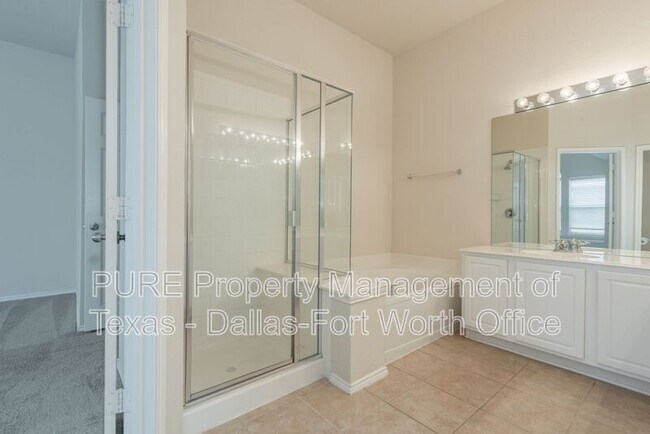 Building Photo - 8232 Livingston Ln