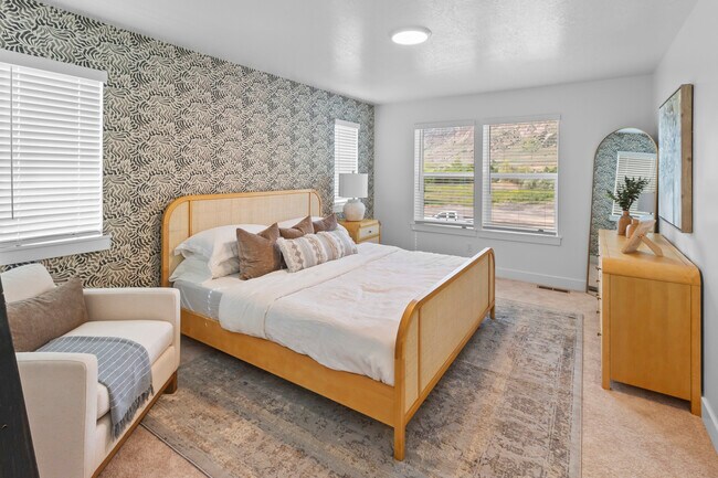 Building Photo - 82 W 925 N