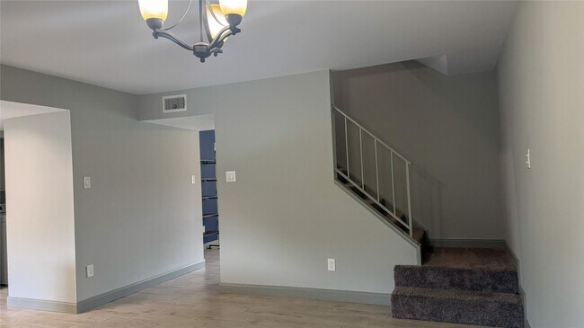 Building Photo - 2226 Triway Ln