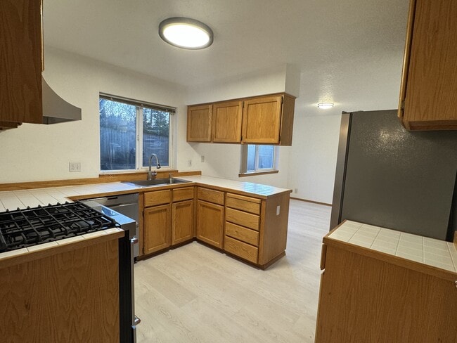 Building Photo - 4534 SW Pasadena St