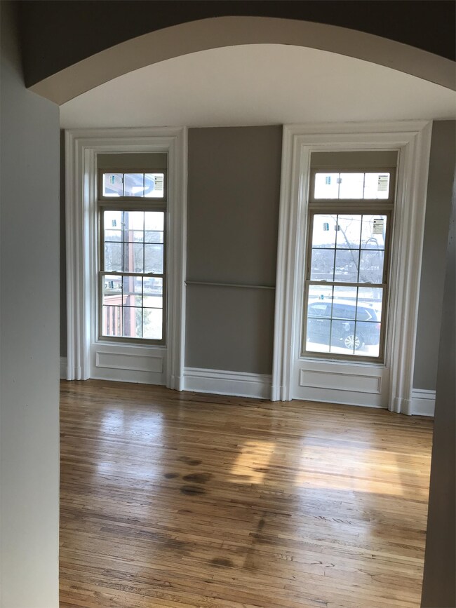 Building Photo - 52 N Crystal St