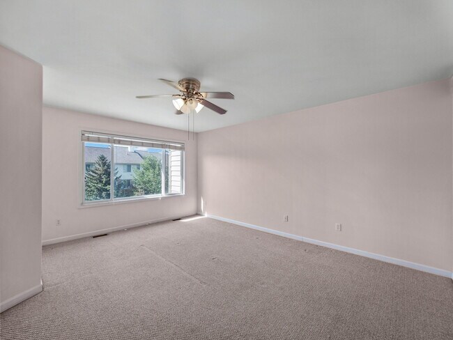 Building Photo - 1038 Lorenzo Ct