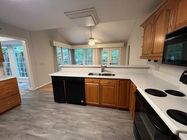 Building Photo - 4 Bedroom 2.5 Bathroom House for rent in Cary NC