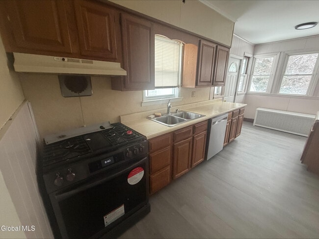 Building Photo - 5 Mockingbird Hill