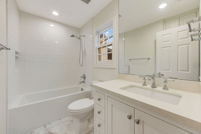 Building Photo - 3216 Rice Boulevard