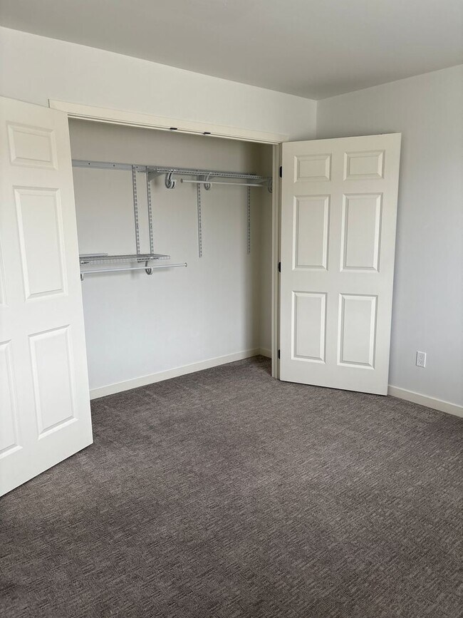 Building Photo - 213 N 76th Ave